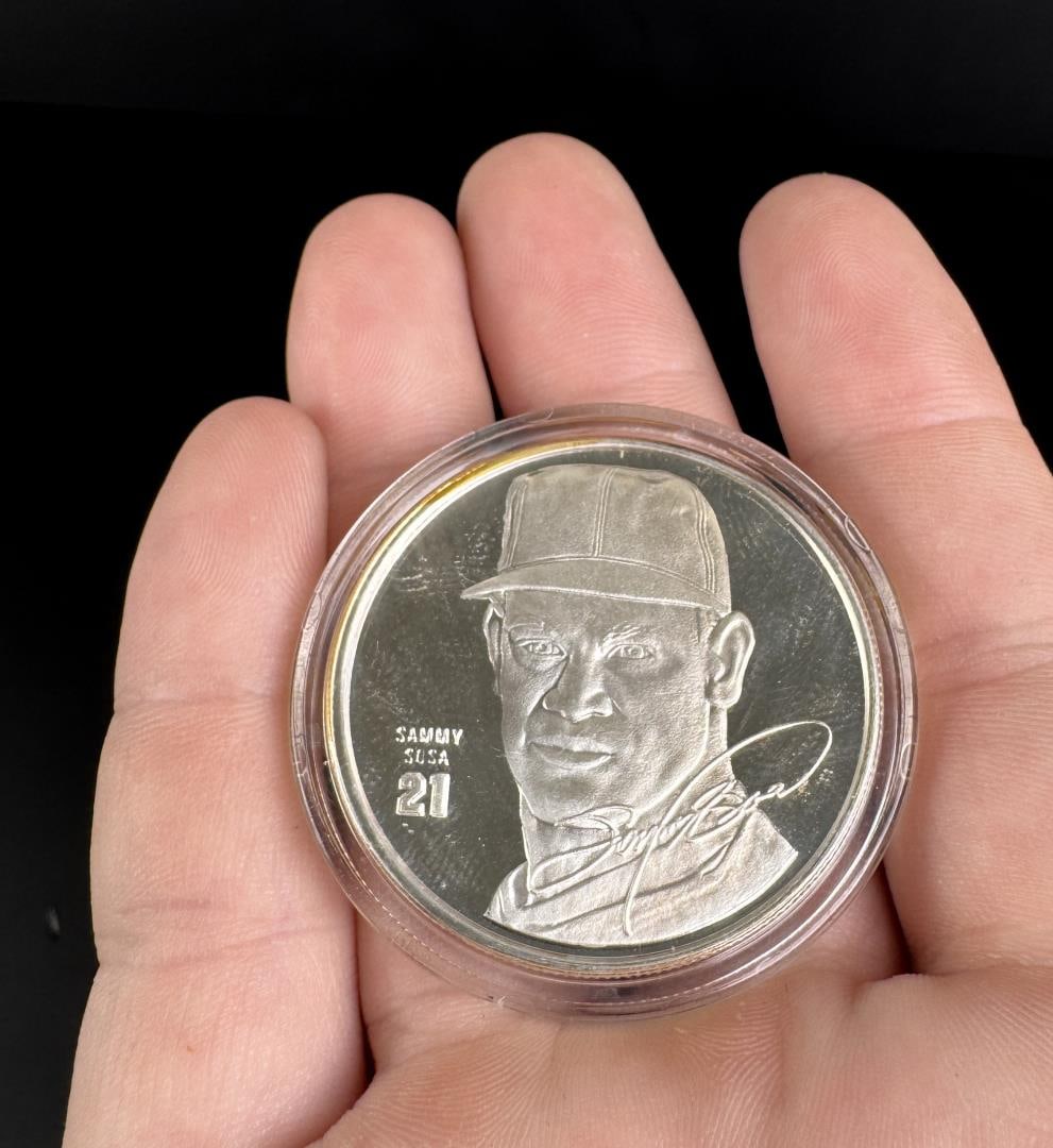 Sammy Sosa Baseball Troy Ounce Silver Round: Nice example, one ounce fine.