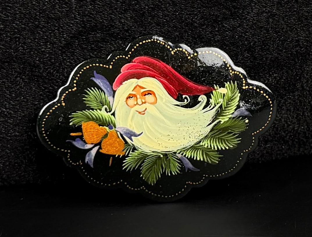 Russian Santa Claus Lacquer Brooch (1 of 3)