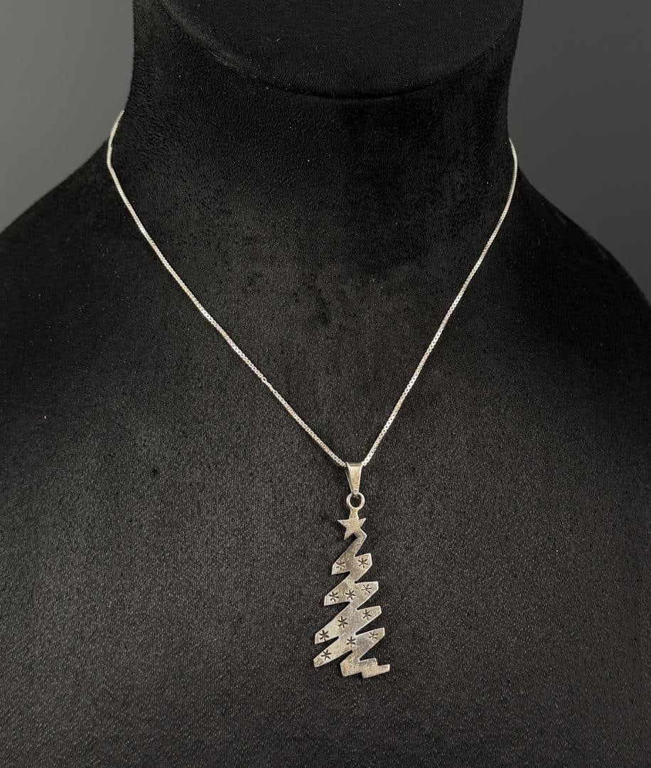 Silver Works Mexico Sterling Silver Star Necklace (1 of 4)