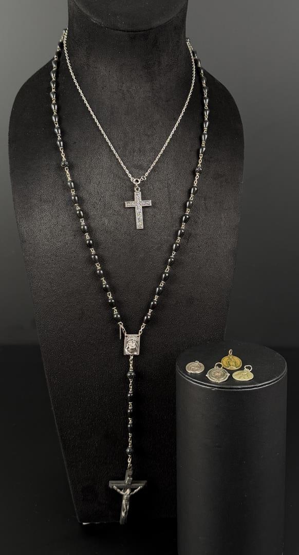 Catholic Beaded Rosary and Icons (1 of 10)
