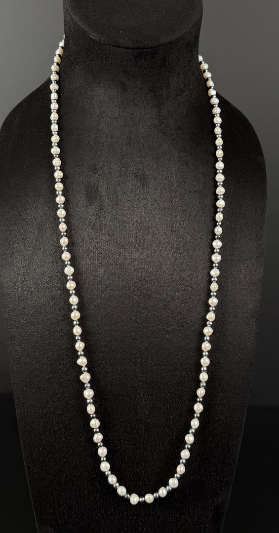 Freshwater Tahitian Black Pearl Necklace (1 of 3)