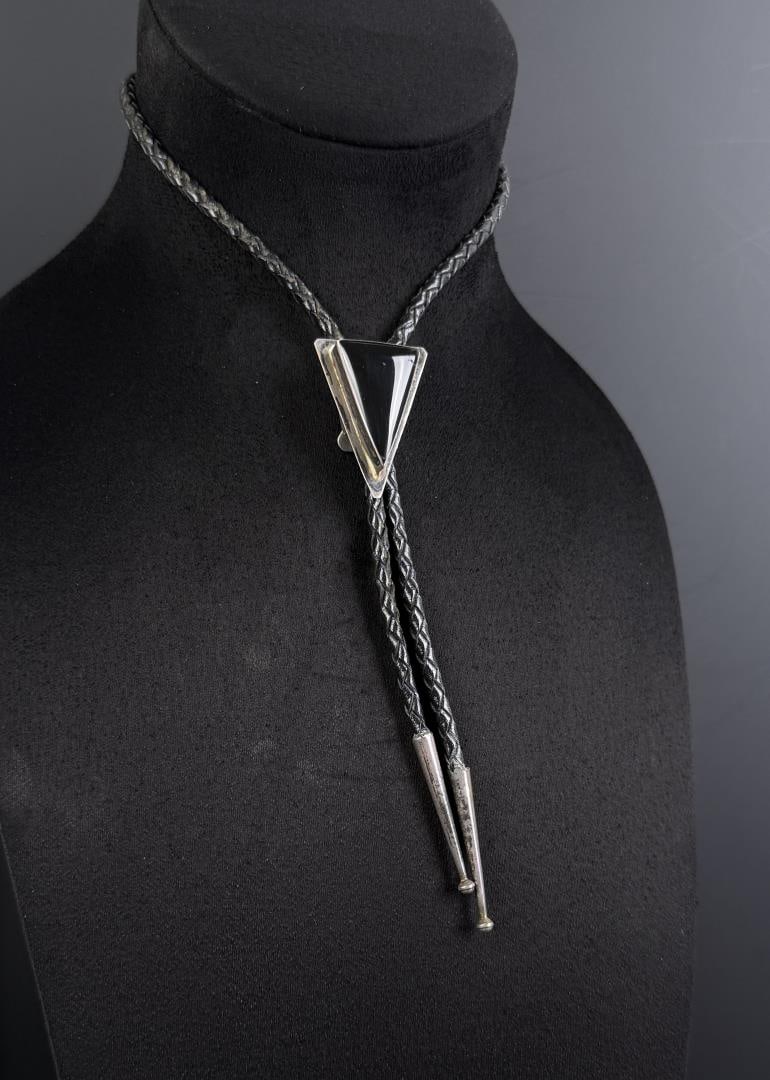 Navajo Sterling Silver Black Onyx Bolo Tie (1 of 4)