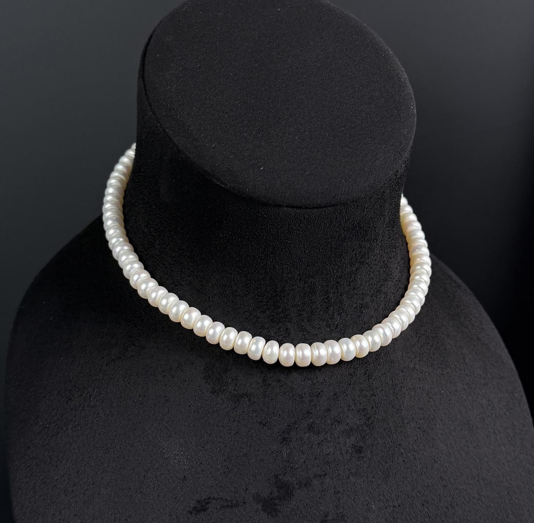 Cultured Pearl Choker Necklace (1 of 3)