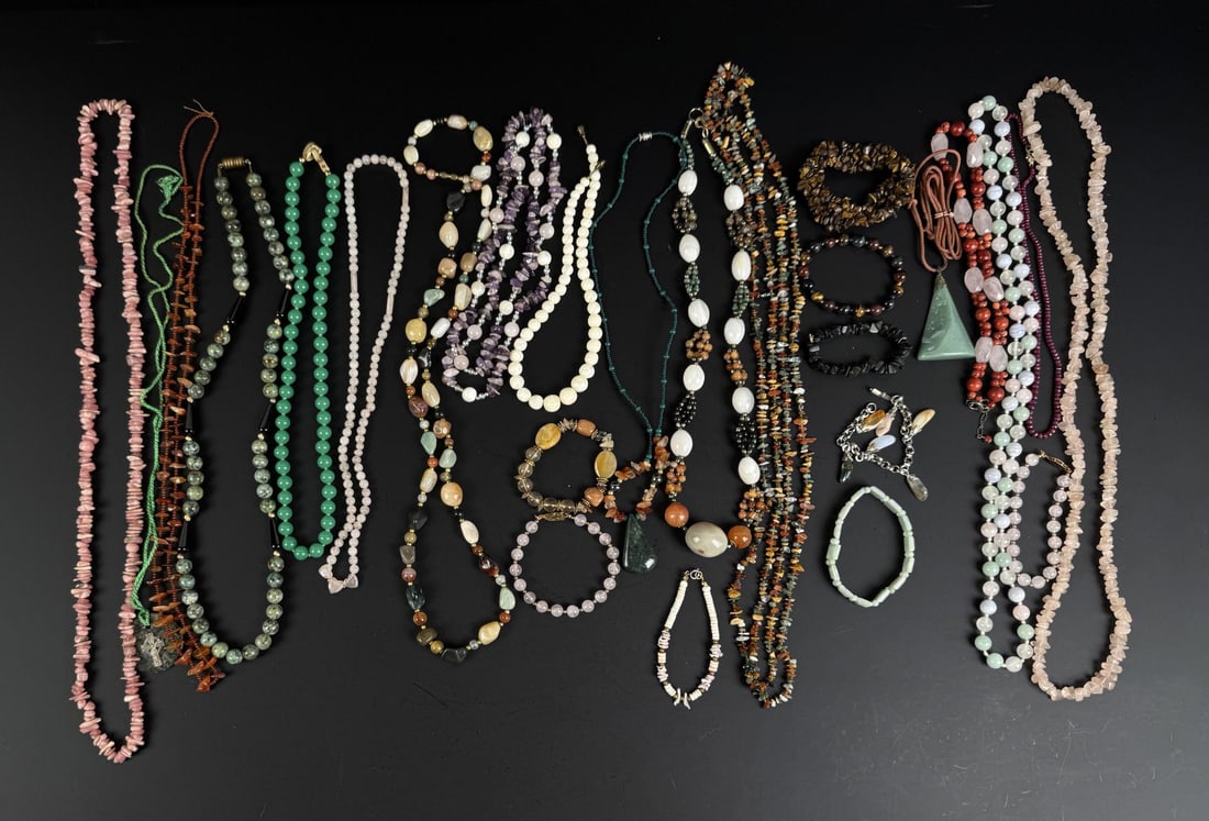 2 Pound Collection of Natural Stone Jewelry: Nice grouping.