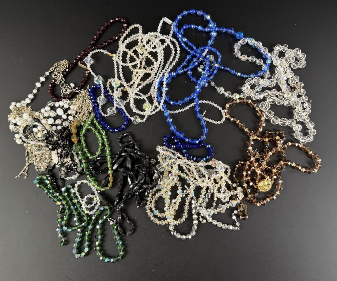 2 Pound Collection of Art Deco Glass Necklaces (1 of 4)