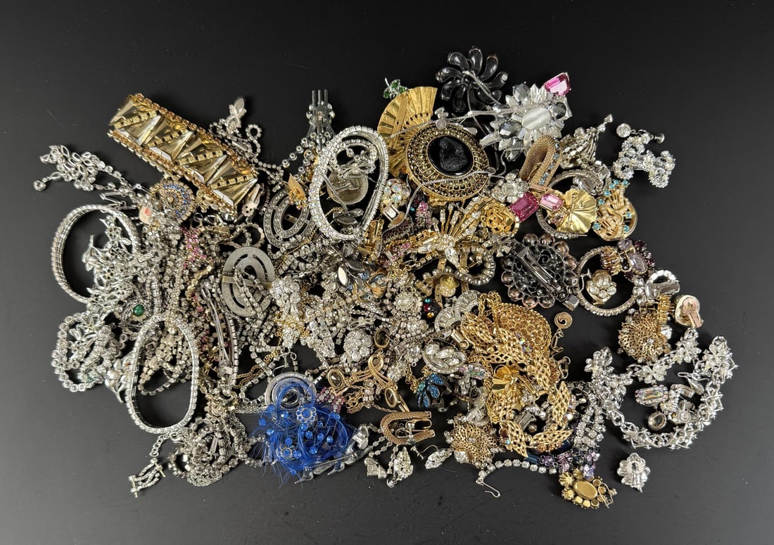 3 Pound Collection of Rhinestone Costume Jewelry (1 of 4)