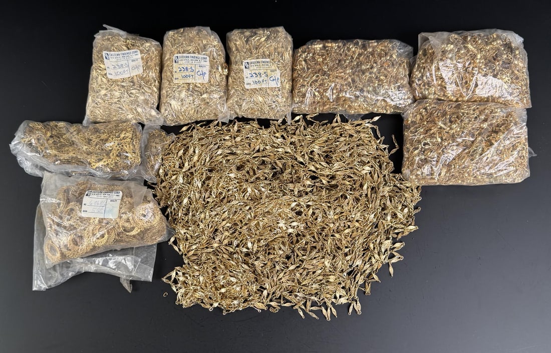 13 Pounds of Copper and Gold Plated Findings: Nice grouping.