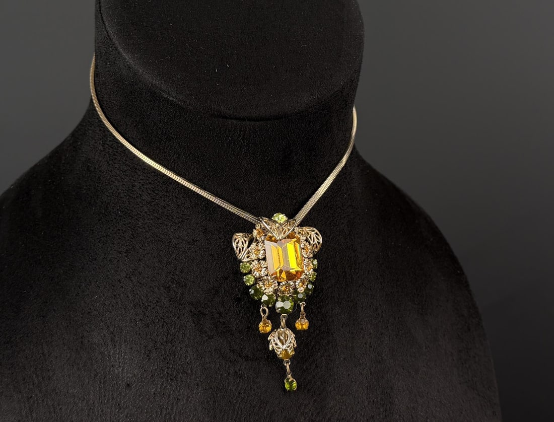Costume Jewelry Rhinestone Necklace (1 of 4)