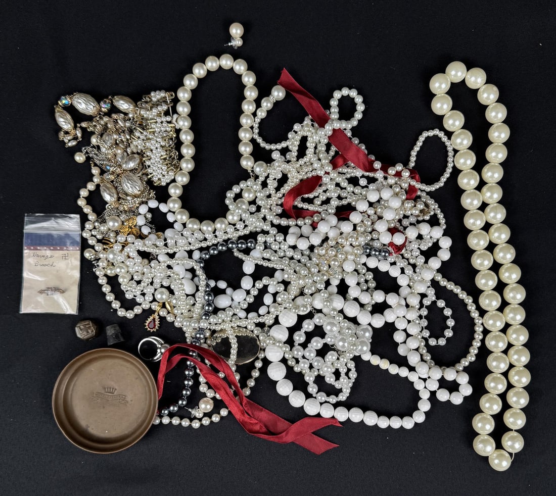 Group of Costume Jewelry (1 of 4)