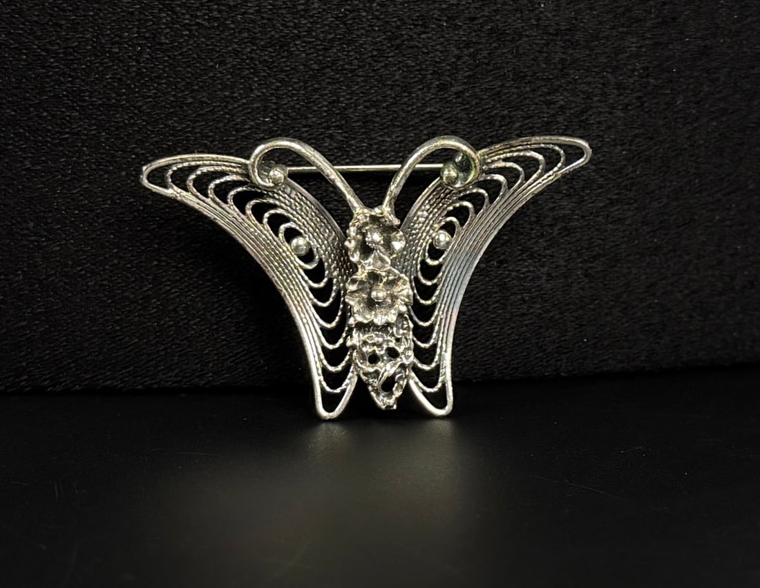 Beau Sterling Silver Filigree Butterfly Brooch: 5.59 grams, 1 5/8".