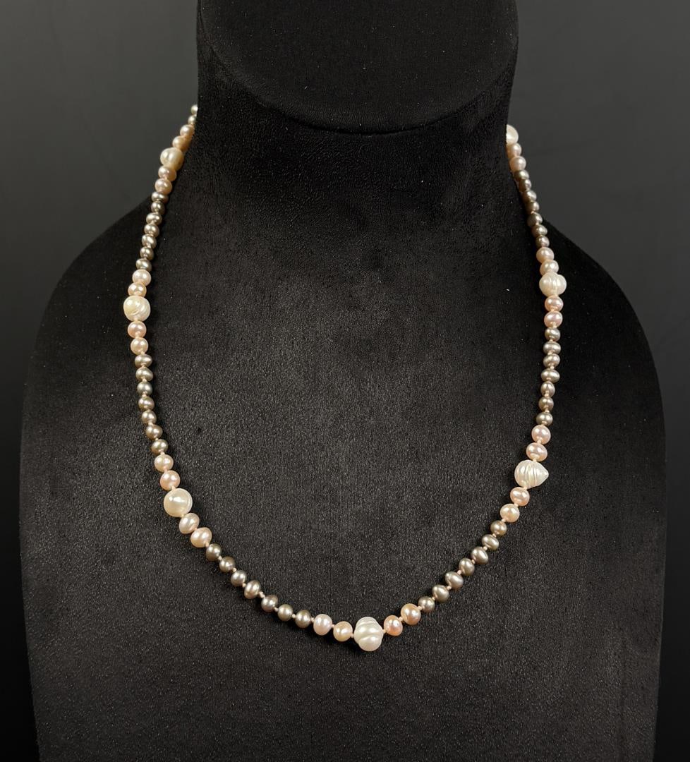 14K Gold Tahitian Pearl Necklace (1 of 6)