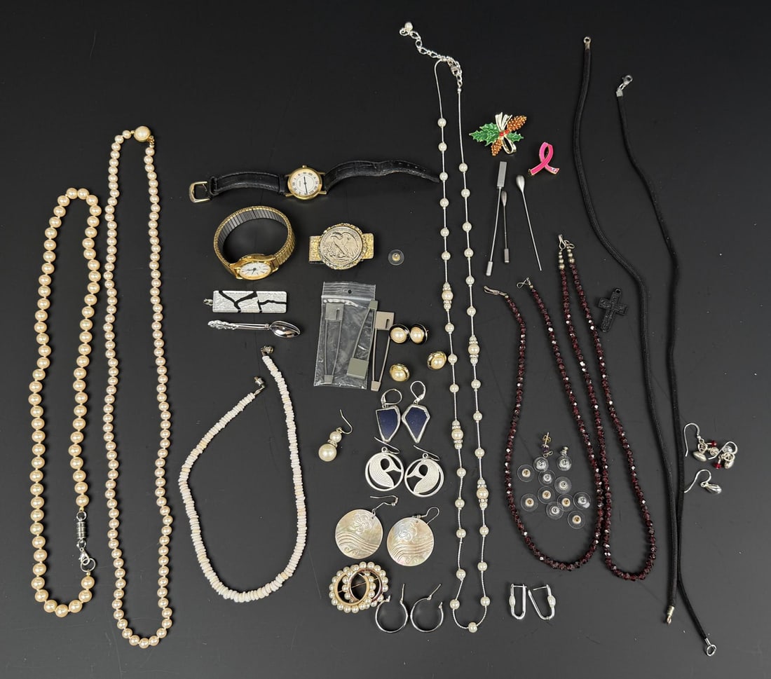 Collection of Costume Jewelry: Nice grouping.