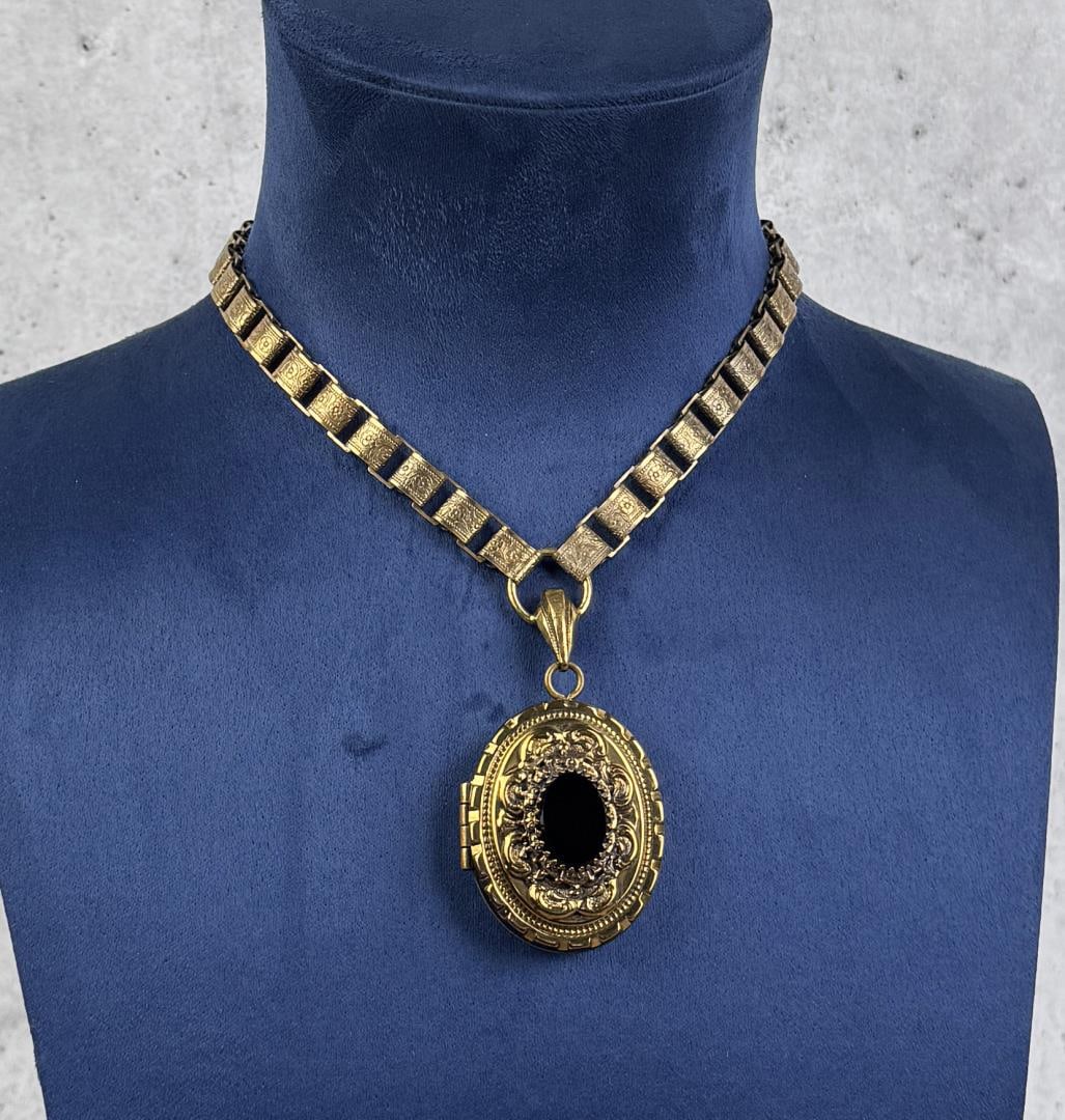 Victorian Gold Filled Locket Necklace: 71.3 grams, 11 3/4" as shown.
