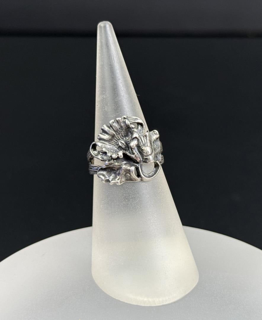 Sterling Silver Flower Blossom Ring: 4.35 grams, size 7.