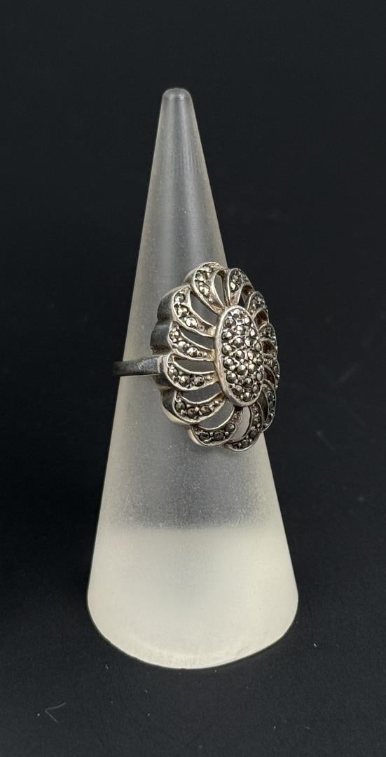 Sterling Silver Marcasite Ring: 5.20 grams, Size 6 1/4.