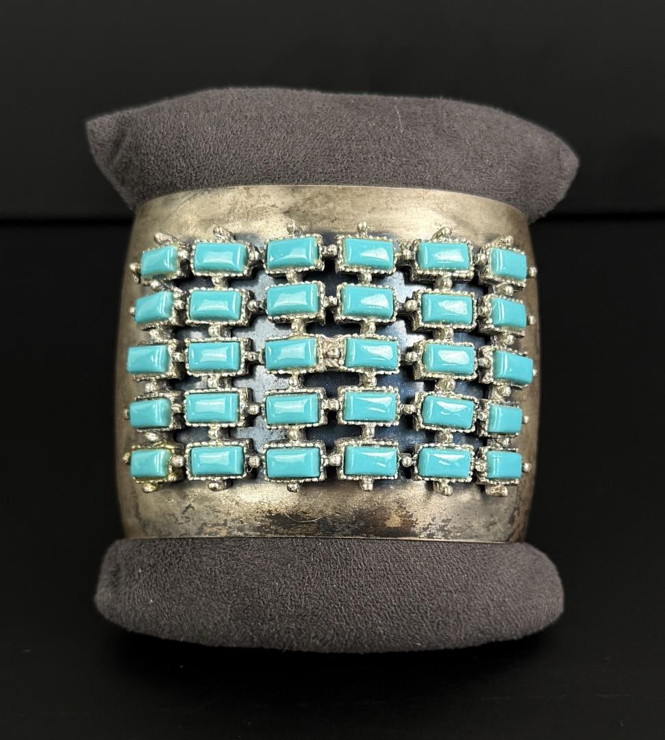 Southwest Trading Post Costume Jewelry Bracelet: Faux turquoise, not silver. 6" inner circumference.