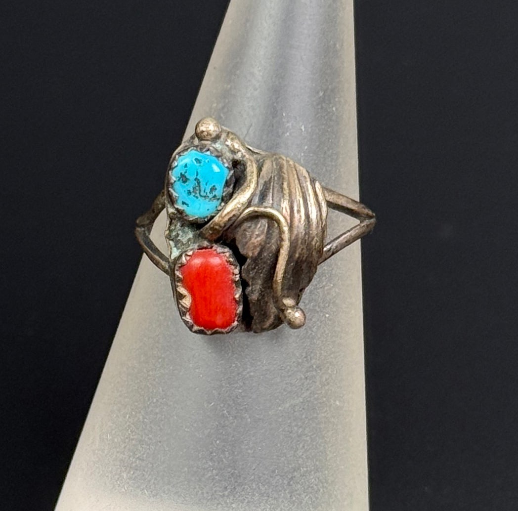 Navajo Sterling Turquoise Coral Ring: 2.3 grams. Size 6