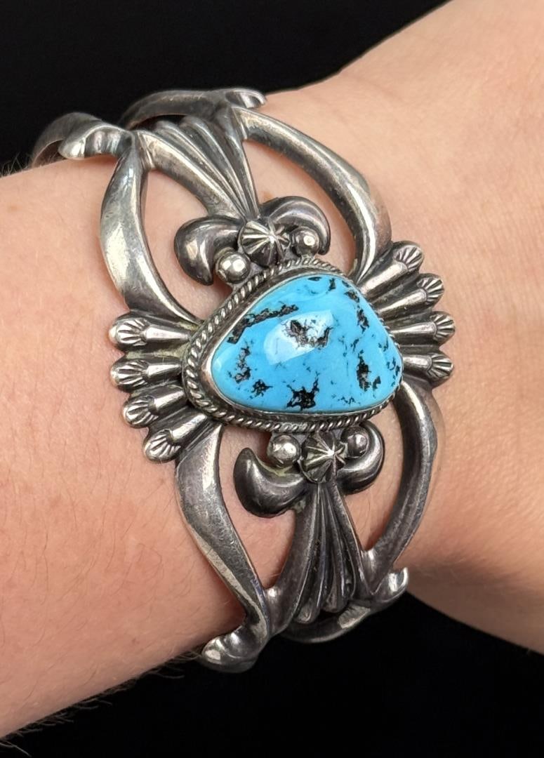 Navajo Sterling Turquoise Tufa Cast Bracelet (1 of 5)