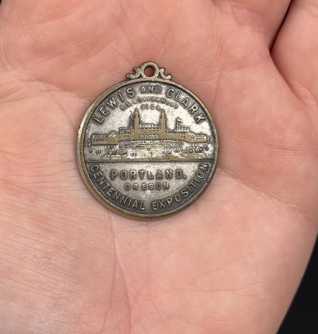 Lewis and Clark Centennial Exposition Medal: US Government Building.