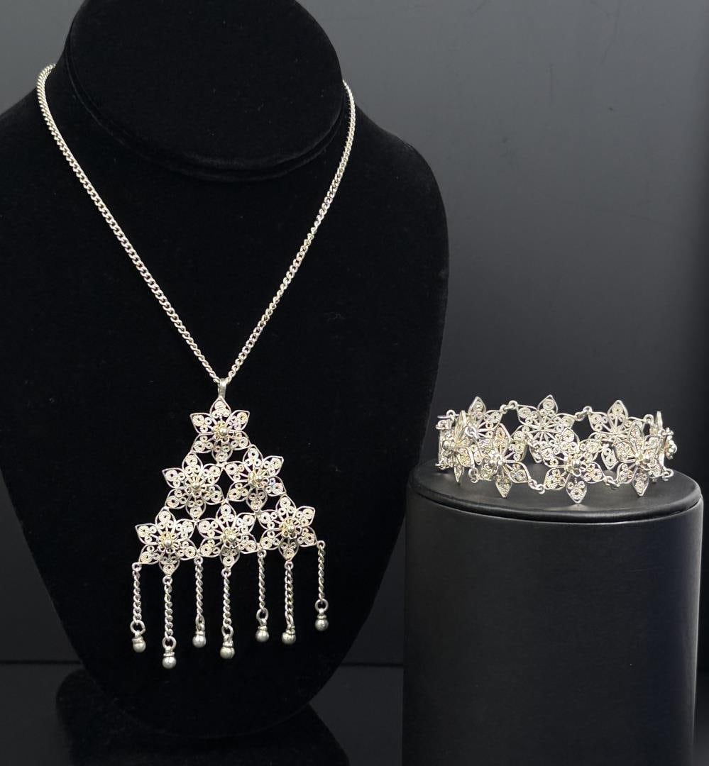 Sterling Silver Filigree Jewelry Suite: 37.81 grams.