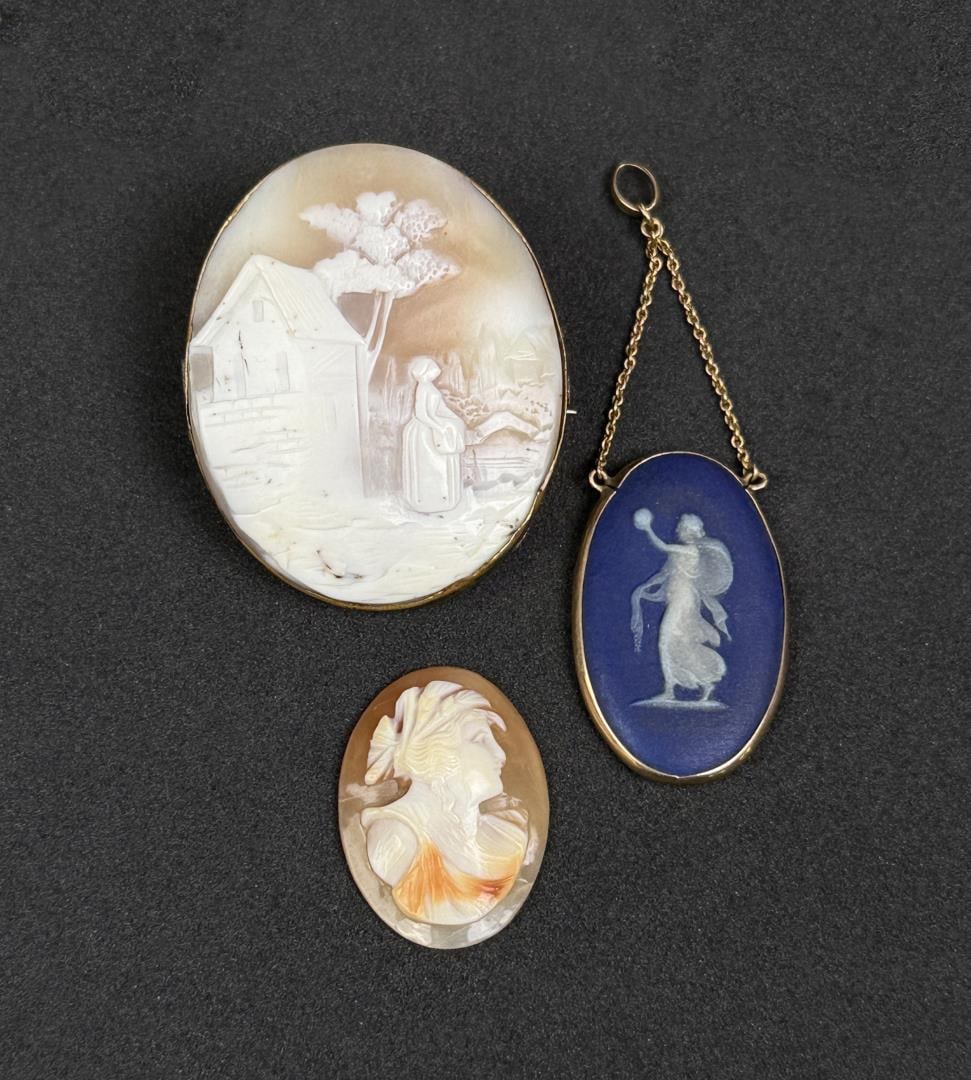 Victorian Shell and Wedgwood Cameos: Nice grouping