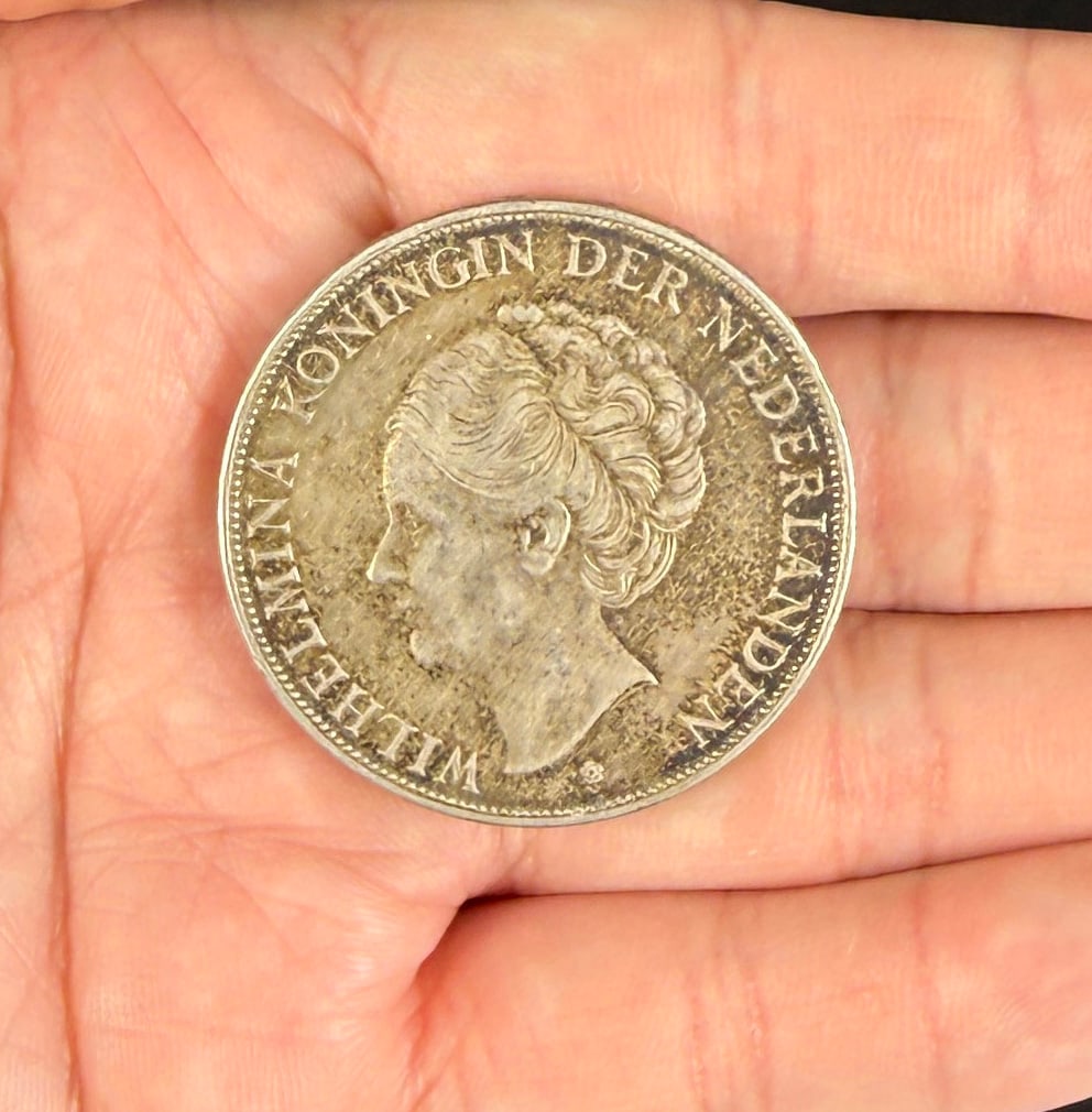 1938 Netherlands 2 1/2 Gulden Silver Coin: Nice example