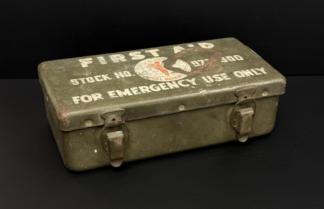 WW2 US Army Vehicle First Aid Kit: Empty.