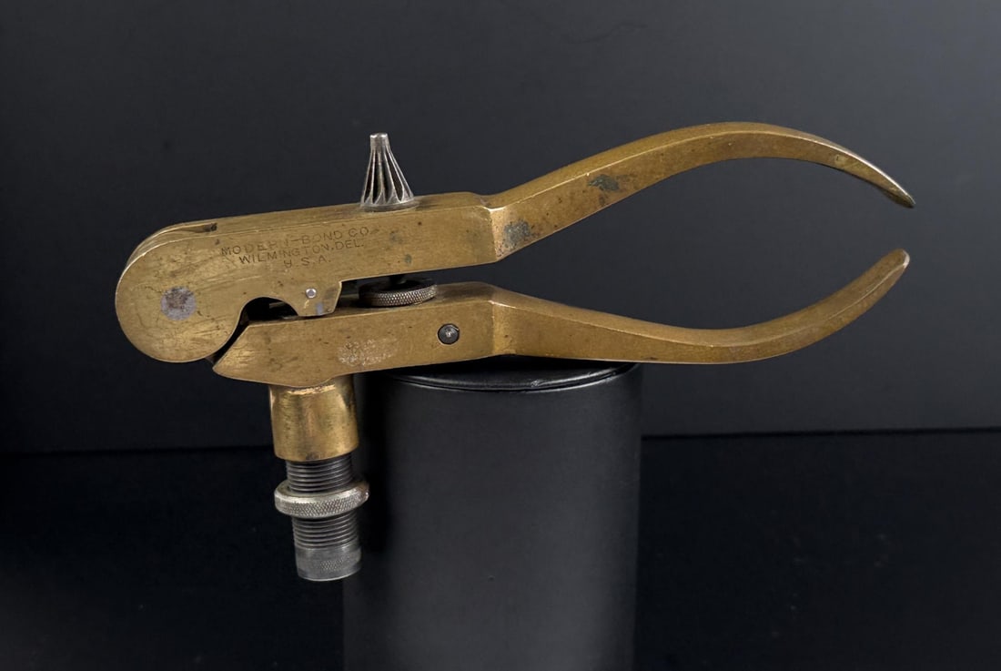 Modern Bond Brass Reloading Tool (1 of 13)