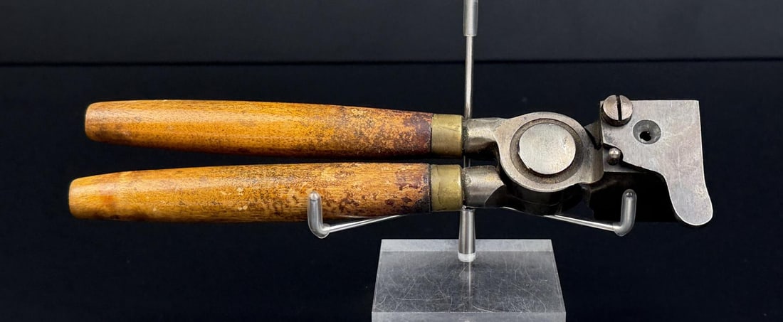 Lyman 308384 Reloading Bullet Mold: Nice example with handles.