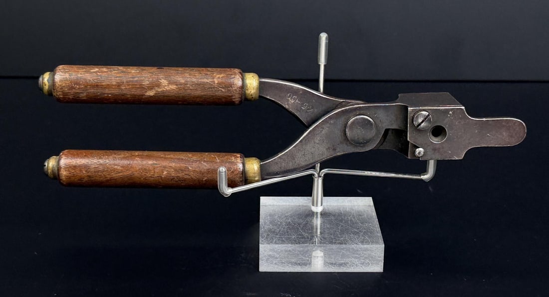 Winchester .45-90 Bullet Reloading Mold: Nice example.