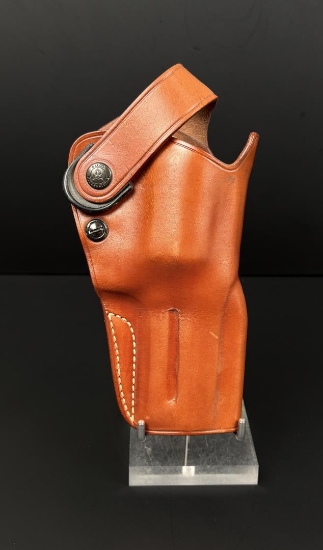 Galco DAO170 Dual Action Outdoorsman Holster: Nice example.