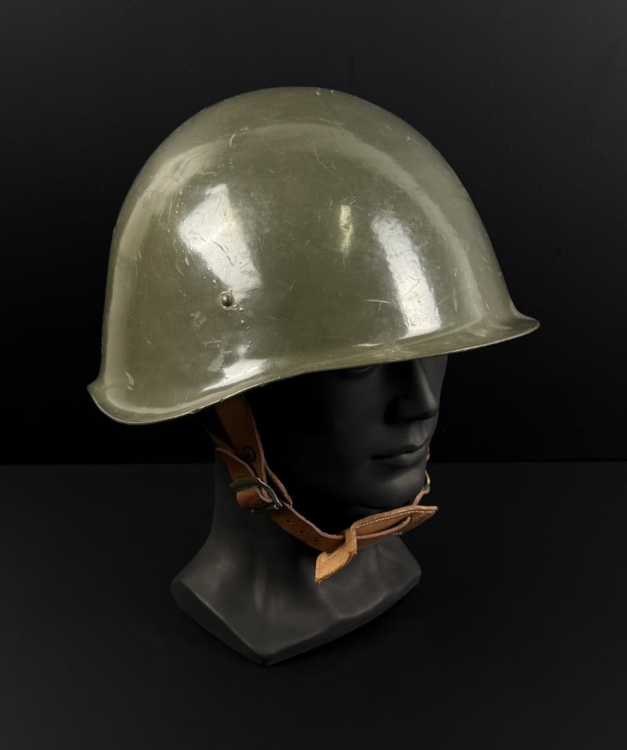 Hungarian M70 Helmet: Decent example.