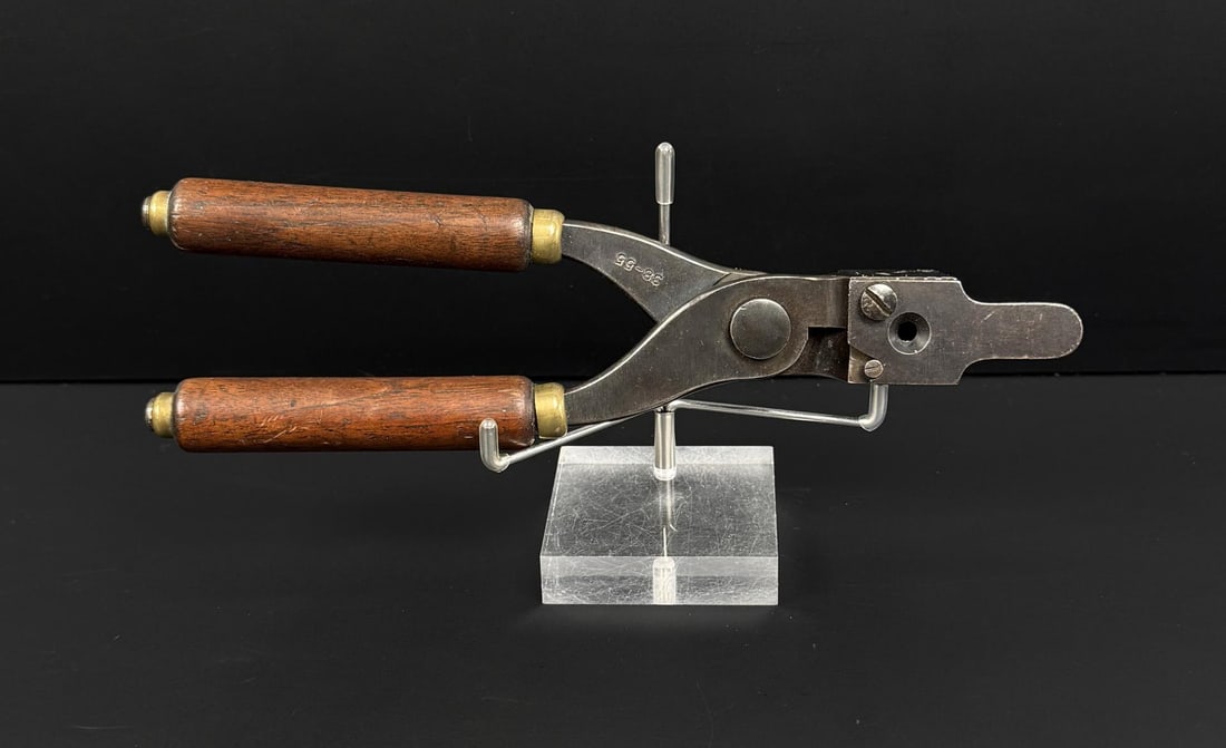 Winchester .38-55 Bullet Reloading Mold: Nice example.