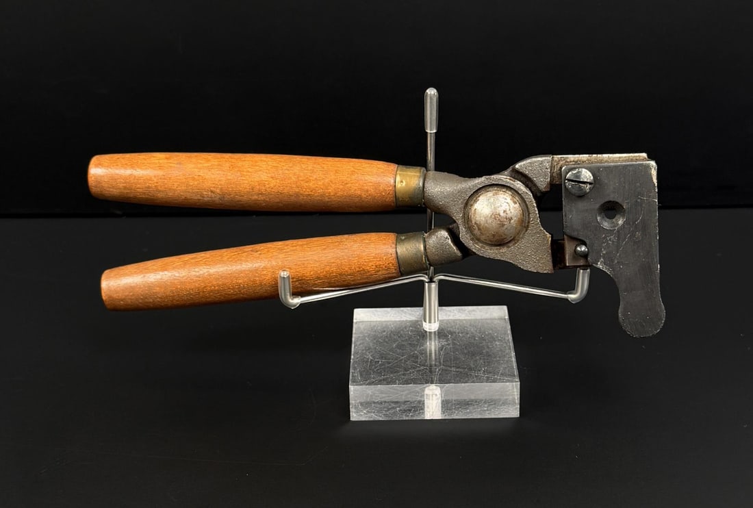 Lyman 719 Sabot Slug Reloading Bullet Mold: Scarce caliber.