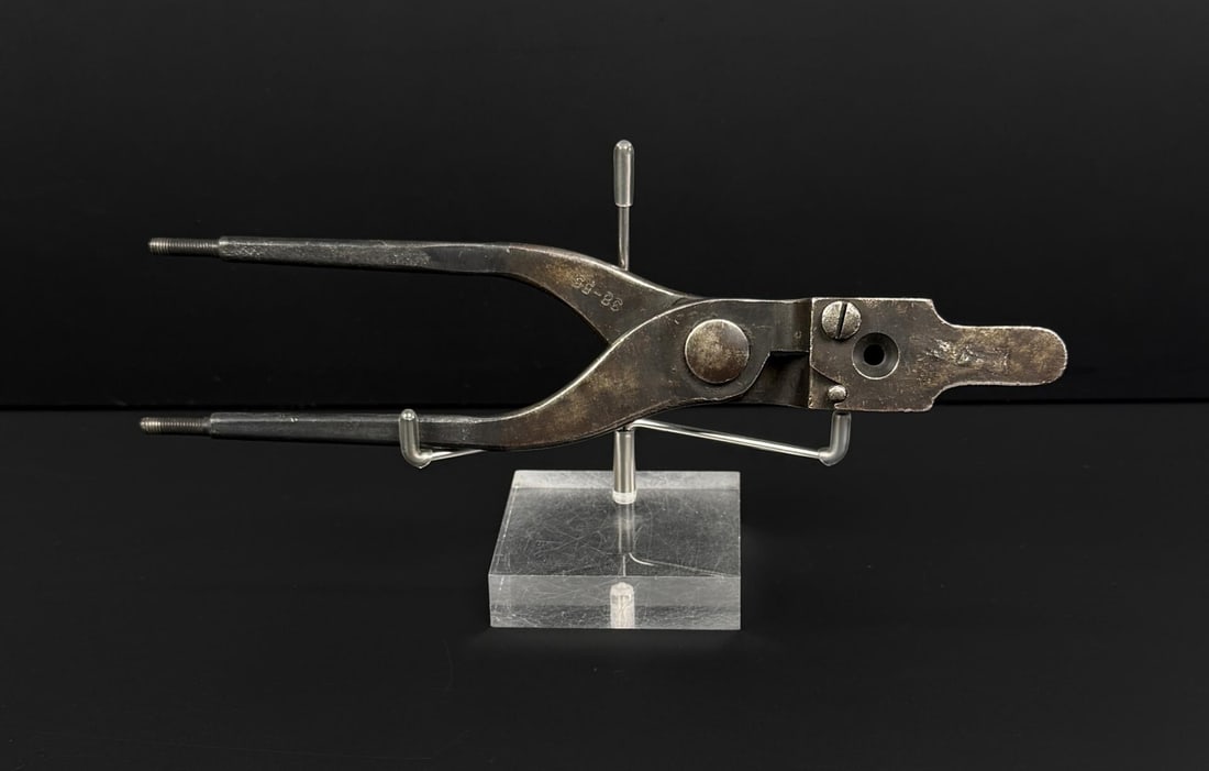 Winchester .38-55 Bullet Reloading Mold: Missing the handles.