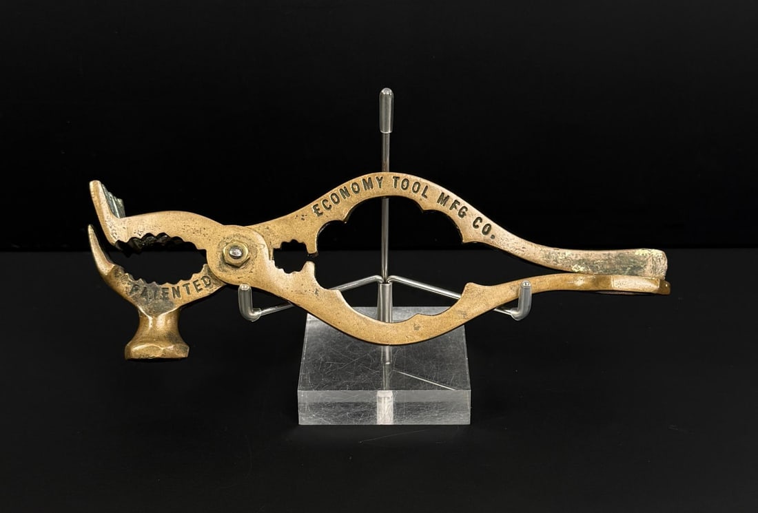 Economy Tool Mfg Co Brass Multi Tool (1 of 5)