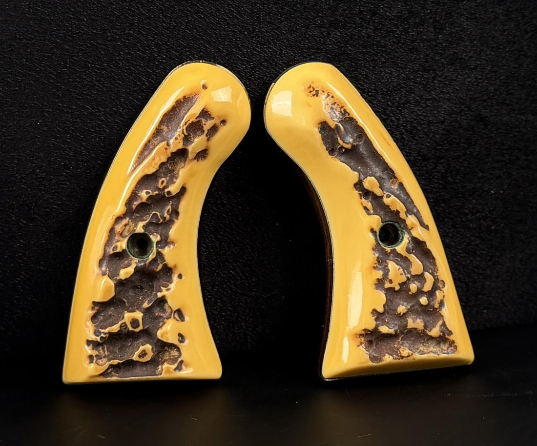 Colt Police Positive Faux Stag Pistol Grips: No screw
