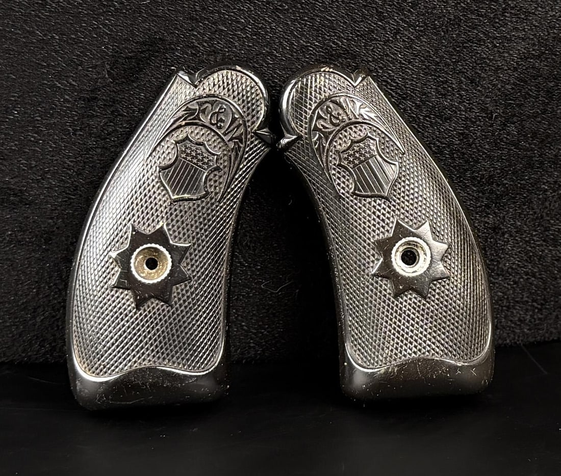 Forehand & Wadsworth Top Break Pistol Grips (1 of 5)