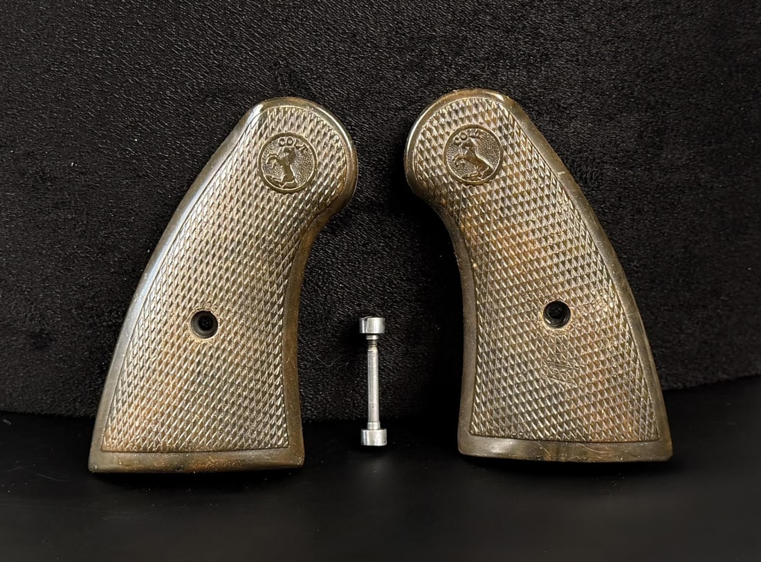 Colt Detective Special Coltwood Pistol Grips: Nice set.