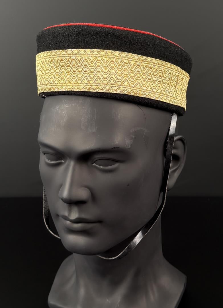 WW2 Canadian Royal Military Academy Pillbox Hat: Made by Stokes. Size Medium.