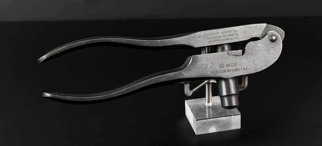 1882 Winchester .32 WCF Reloading Tool: Nice example.
