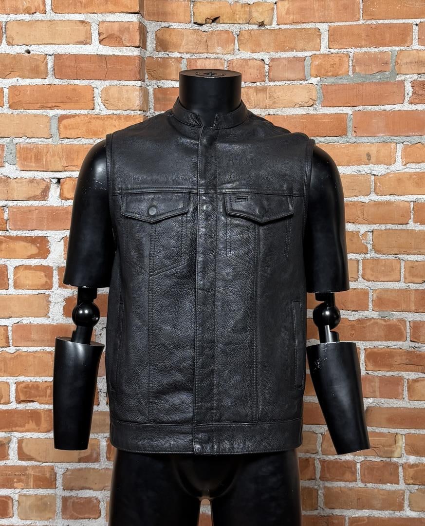 First Classics Leather Motorcycle Vest (1 of 6)