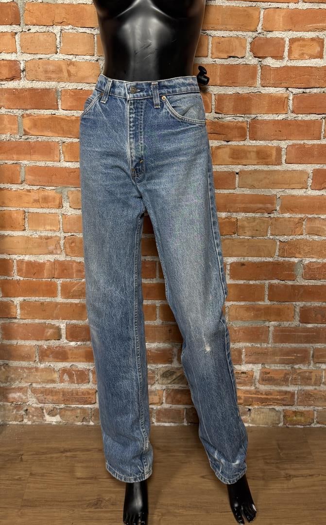 Vintage Levis 505 Orange Tab Denim Jeans 30x34: USA made.