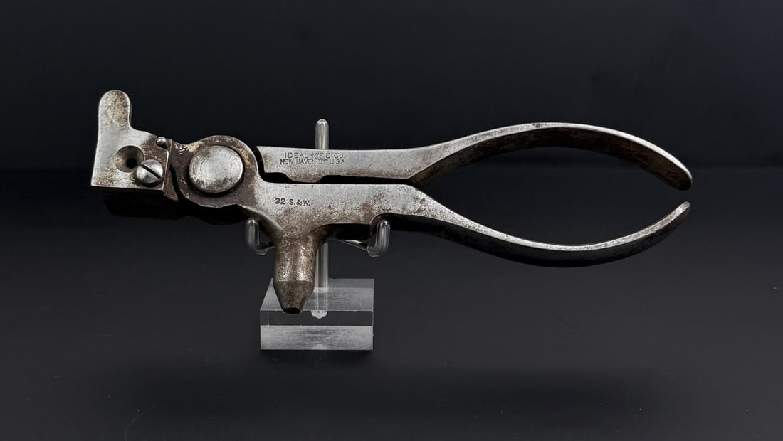 Ideal No. 4 .32 S&W Reloading Tool Bullet Mold: Nice example.