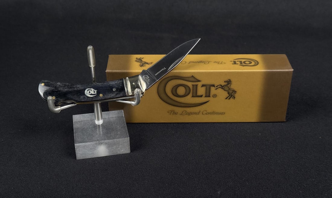 Colt CT574 Pocket Knife (1 of 7)