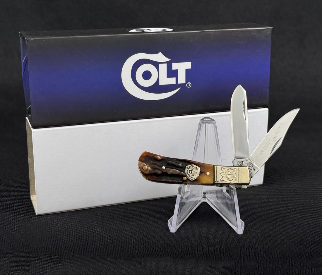Colt CT383BB Pocket Knife: New in box. 2 1/2" long closed.