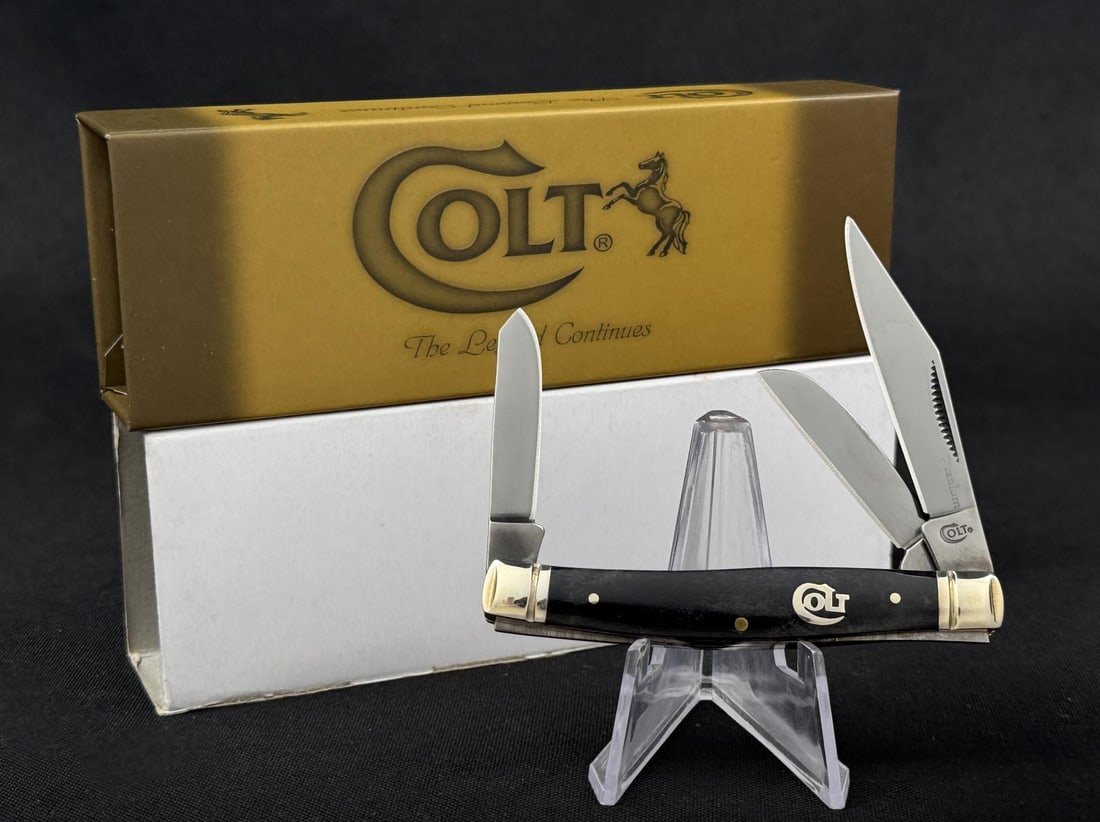 Colt CT573 Pocket Knife (1 of 6)