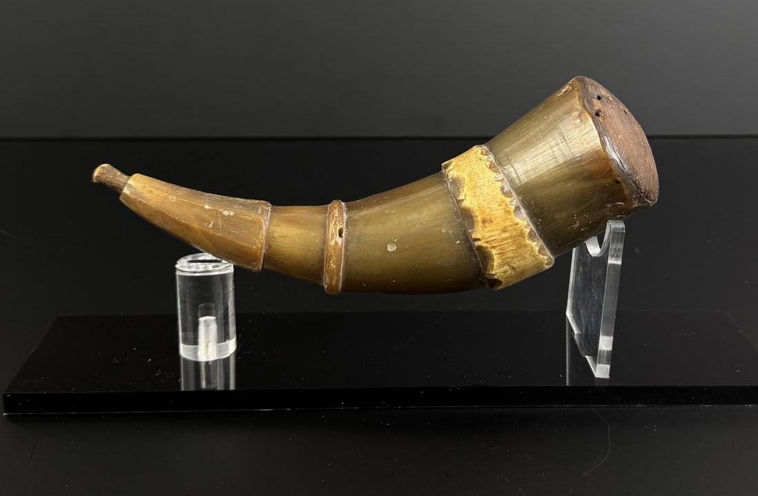 Early American Scrimshaw Powder Horn (1 of 5)