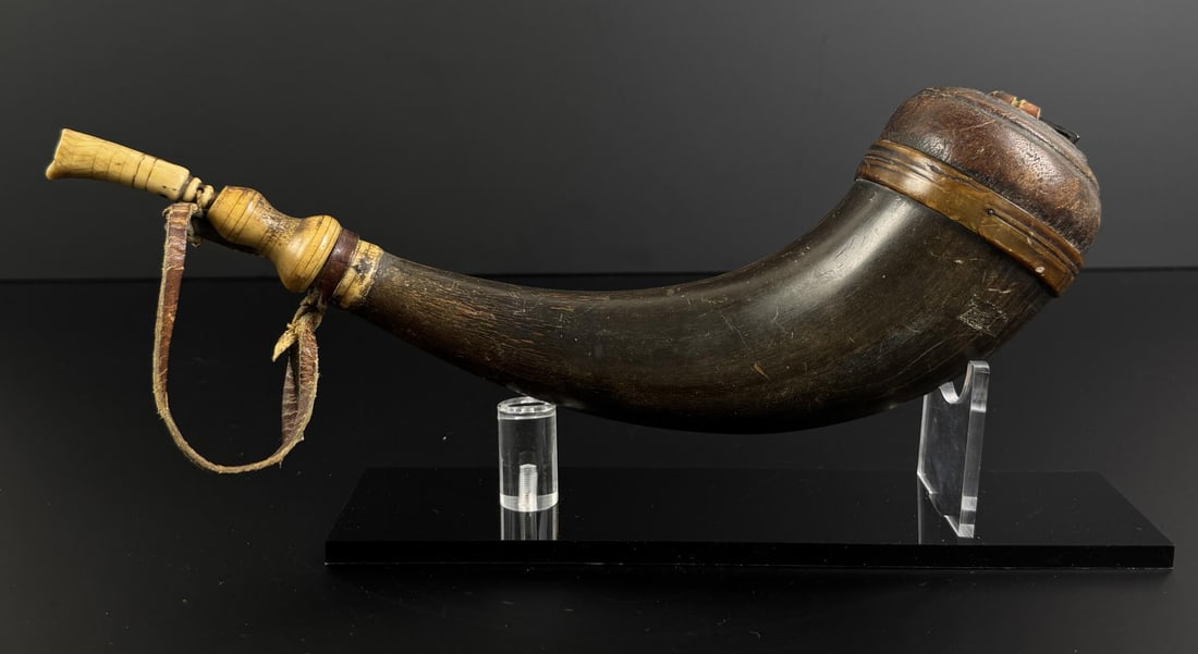 Early American Buffalo Horn Scrimshaw Powder Horn: 12 7/8" long. Buffalo Horn and Elk Horn Tip.