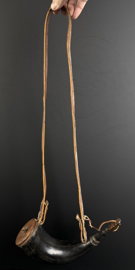 Early American Buffalo Horn Powder Horn (1 of 5)